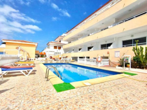 Estudio Cerca al Mar y a Playa de Las Americas, FREEWIFI, piscina Tenerife
